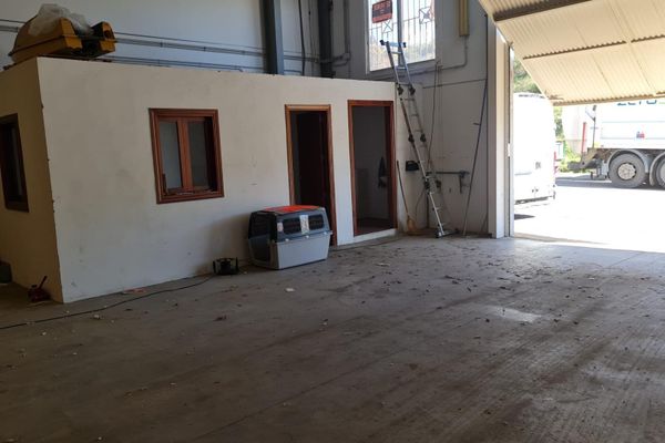 Warehouse located in the Estepona Industrial Park. — interior view (image 2 of 6)