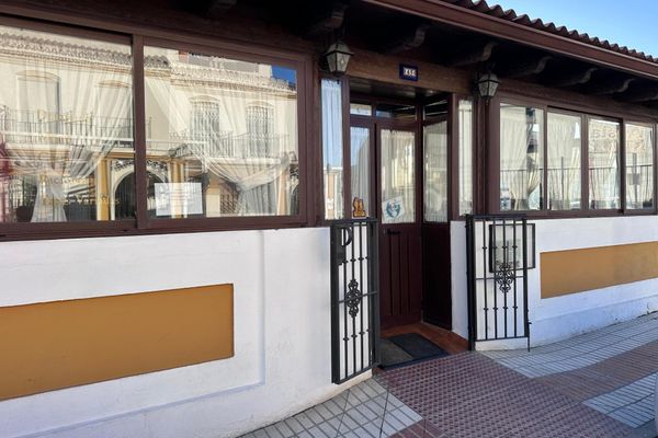 Oportunidad única: Restaurante en pleno rendimiento en venta o traspaso por jubilación. — interior view (image 2 of 10)