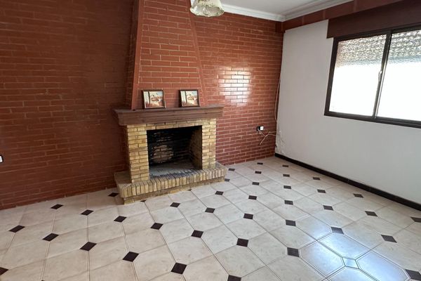 Beautiful house in Setenil de las bodegas — living area (image 4 of 10)