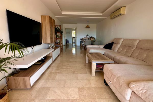 Magnificent apartment in Puerto Alto urbanisation — living area (image 4 of 10)