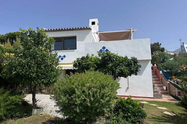 Beautiful Sea-View Home on the Casares Coast — detail (image 3 of 10)