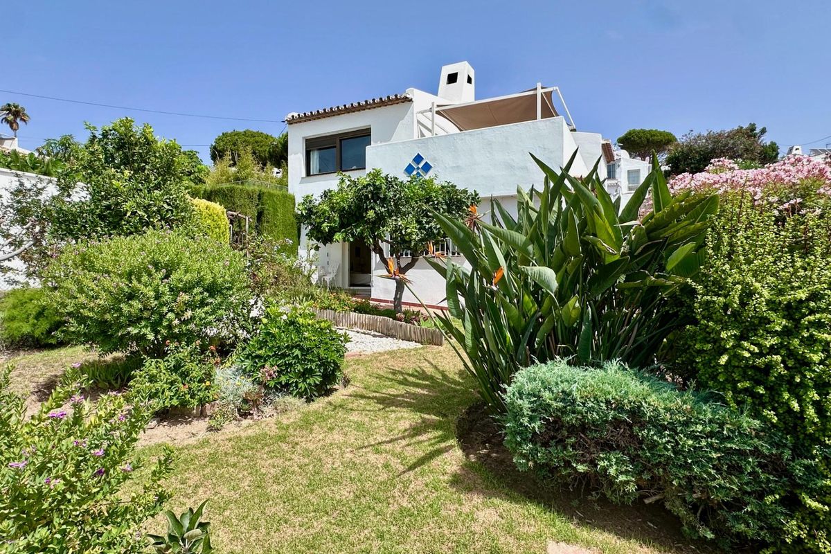 Beautiful Sea-View Home on the Casares Coast — exterior view (image 1 of 10)