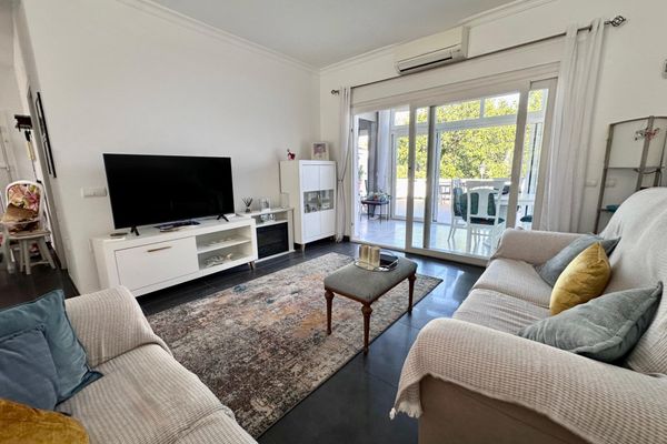 Spectacular home next to Duquesa port with a private pool and just 5 minutes from the beach. — view (image 5 of 10)