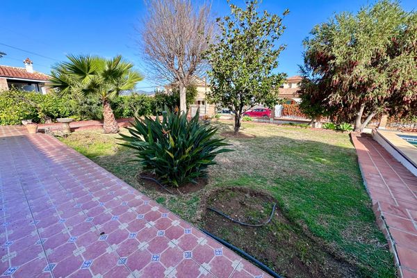 Exclusiva villa independiente en la mejor zona de Alahaurín de la Torre. — vistas (imagen 5 de 10)